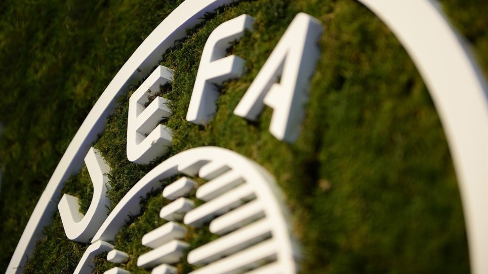 UEFA vội vã vì sức ép tài chính