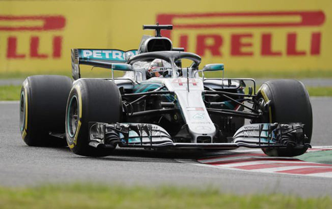 Hamilton phải nỗ lực hết mình để có thể ở lại với Grand Prix Nga