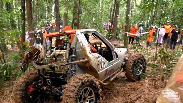 Các tay đua phải vượt qua vô số địa hình phức tạp tại Dakar Rally