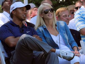 Tiger Woods và người vợ Elin Nordegren trước khi ly dị vì vụ bê bối 12 nhân tình năm 2009